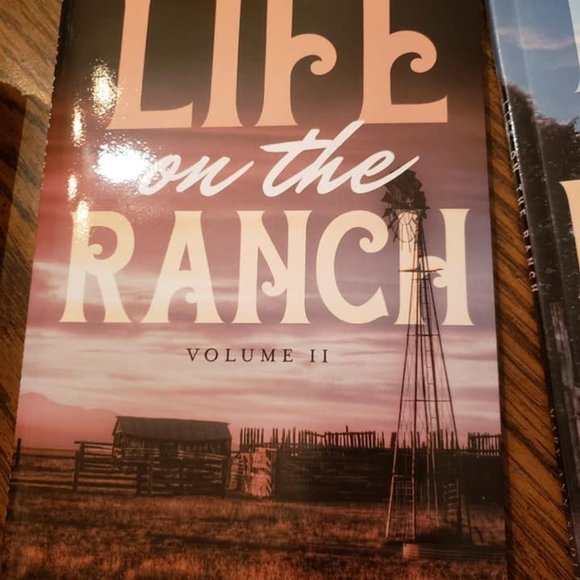 books - Picture 3 of 5